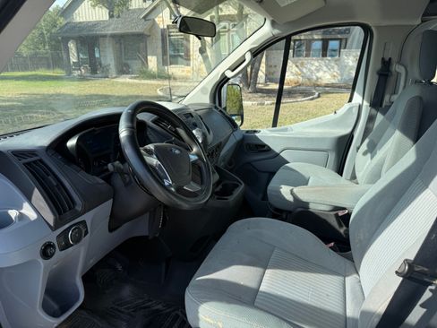 Used 2015 Ford Transit 250 130 Low Roof w/ Exterior Upgrade Package image 8