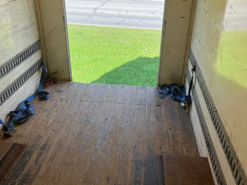 Used 2010 Chevrolet Express 3500 image 1