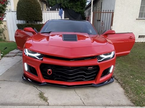 Used 2014 Chevrolet Camaro SS image 2
