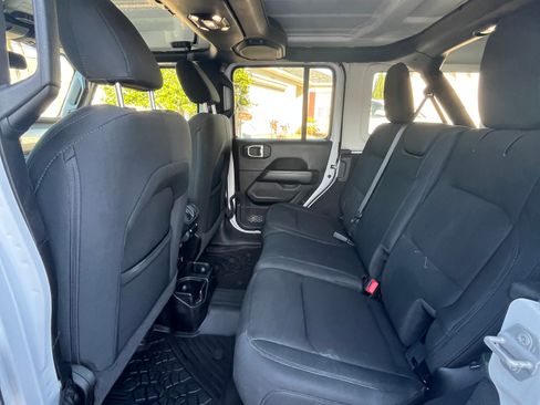 Used 2021 Jeep Wrangler Unlimited Sahara image 4