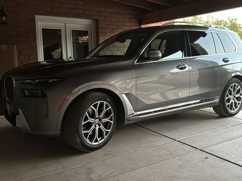 Used 2023 BMW X7 xDrive40i w/ Premium Package AWD/4WD image 11