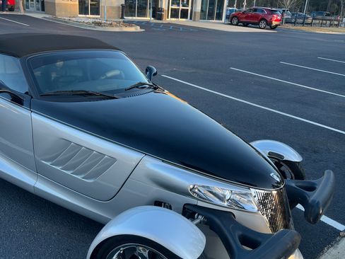 Used 2001 Plymouth Prowler RWD image 1