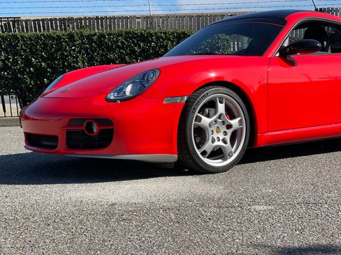 Used 2006 Porsche Cayman S image 2