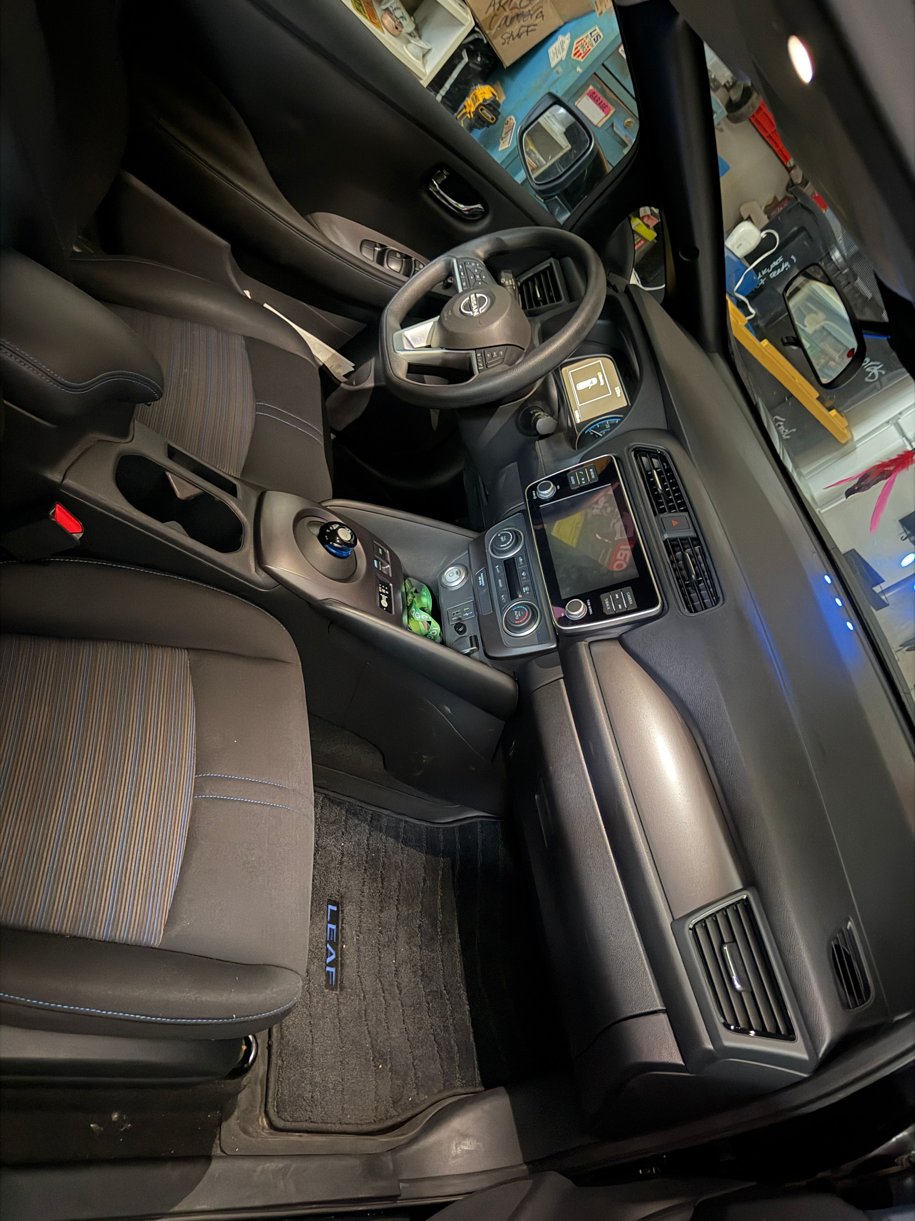 Used 2025 Nissan Leaf S FWD image 6
