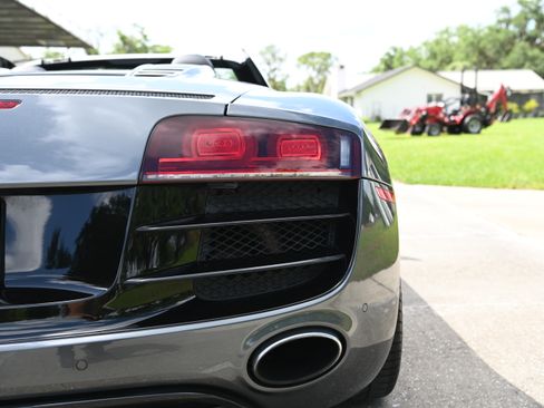 Used 2011 Audi R8 V10 image 31