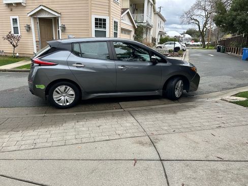 Used 2020 Nissan Leaf S w/ S Charge Package image 2