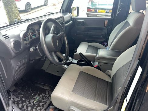 Used 2010 Jeep Wrangler Unlimited Sport image 5