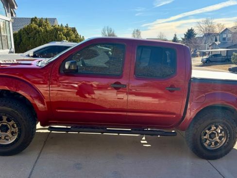 Used 2019 Nissan Frontier SV image 5