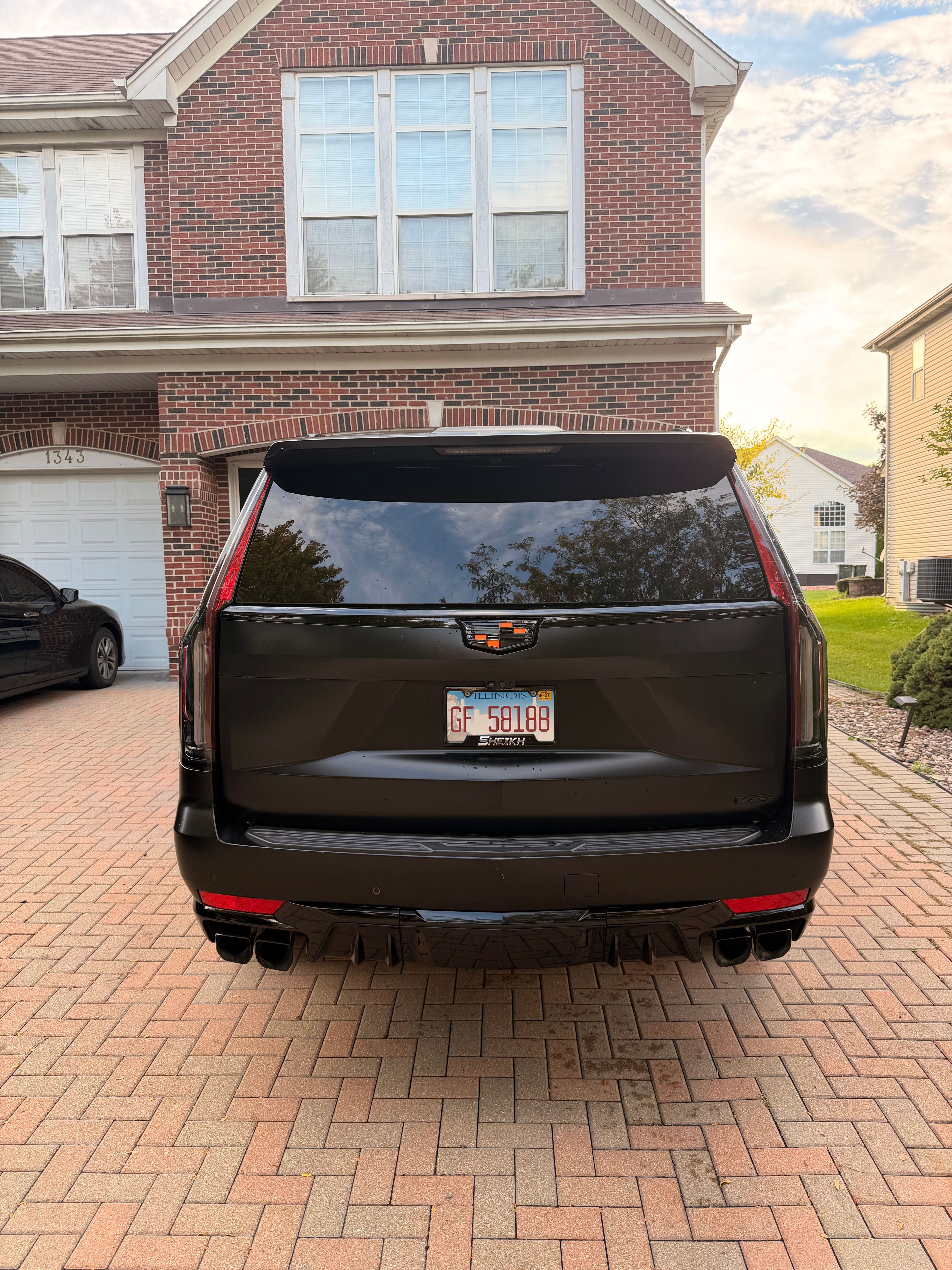 Used 2023 Cadillac Escalade V AWD/4WD image 4