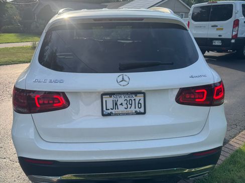 Used 2021 Mercedes-Benz GLC 300 4MATIC image 5