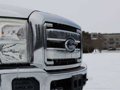 Used 2016 Ford F250 XLT w/ XLT Interior Package image 2