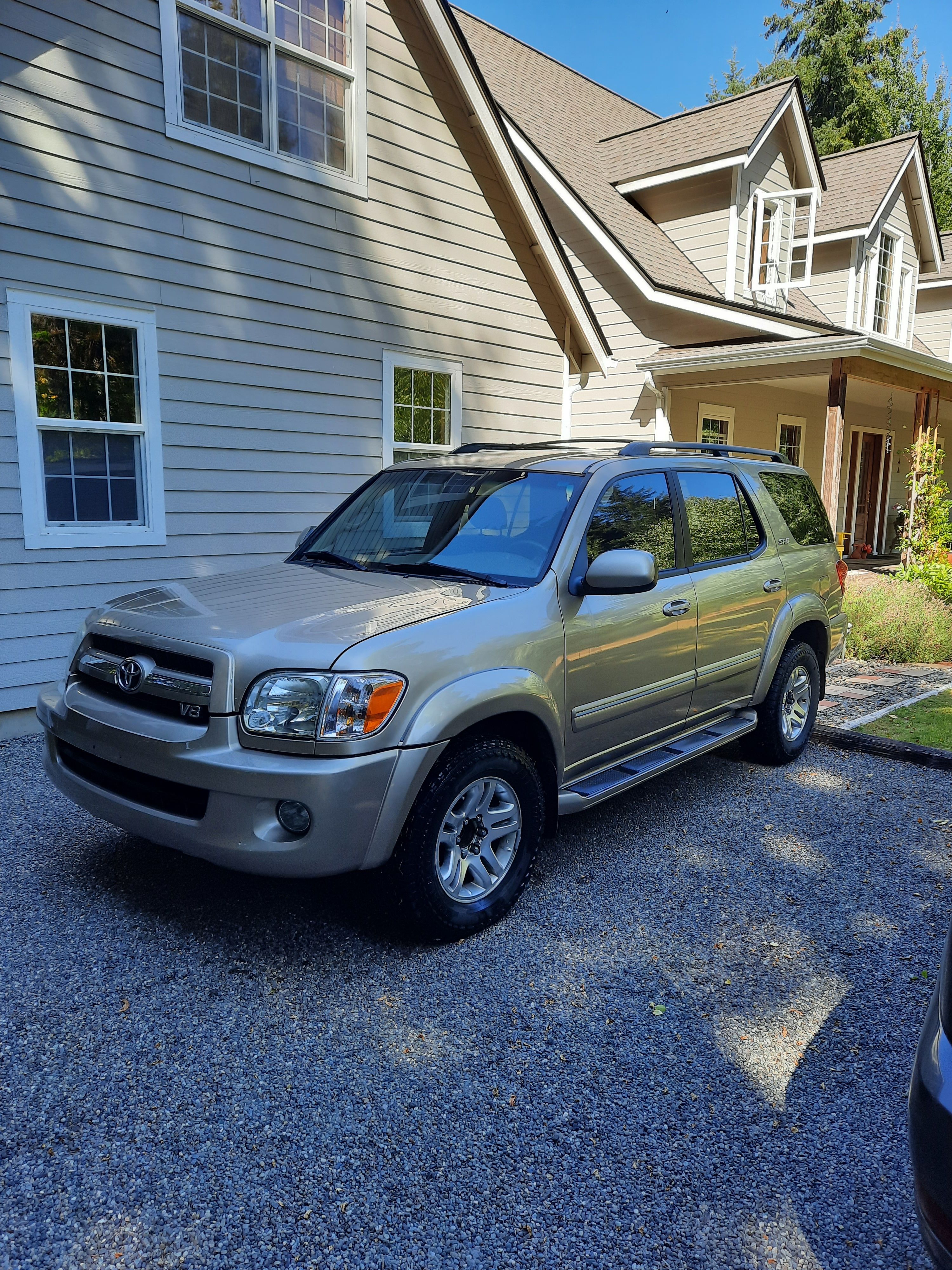 Used 2006 Toyota Sequoia SR5 RWD image 1