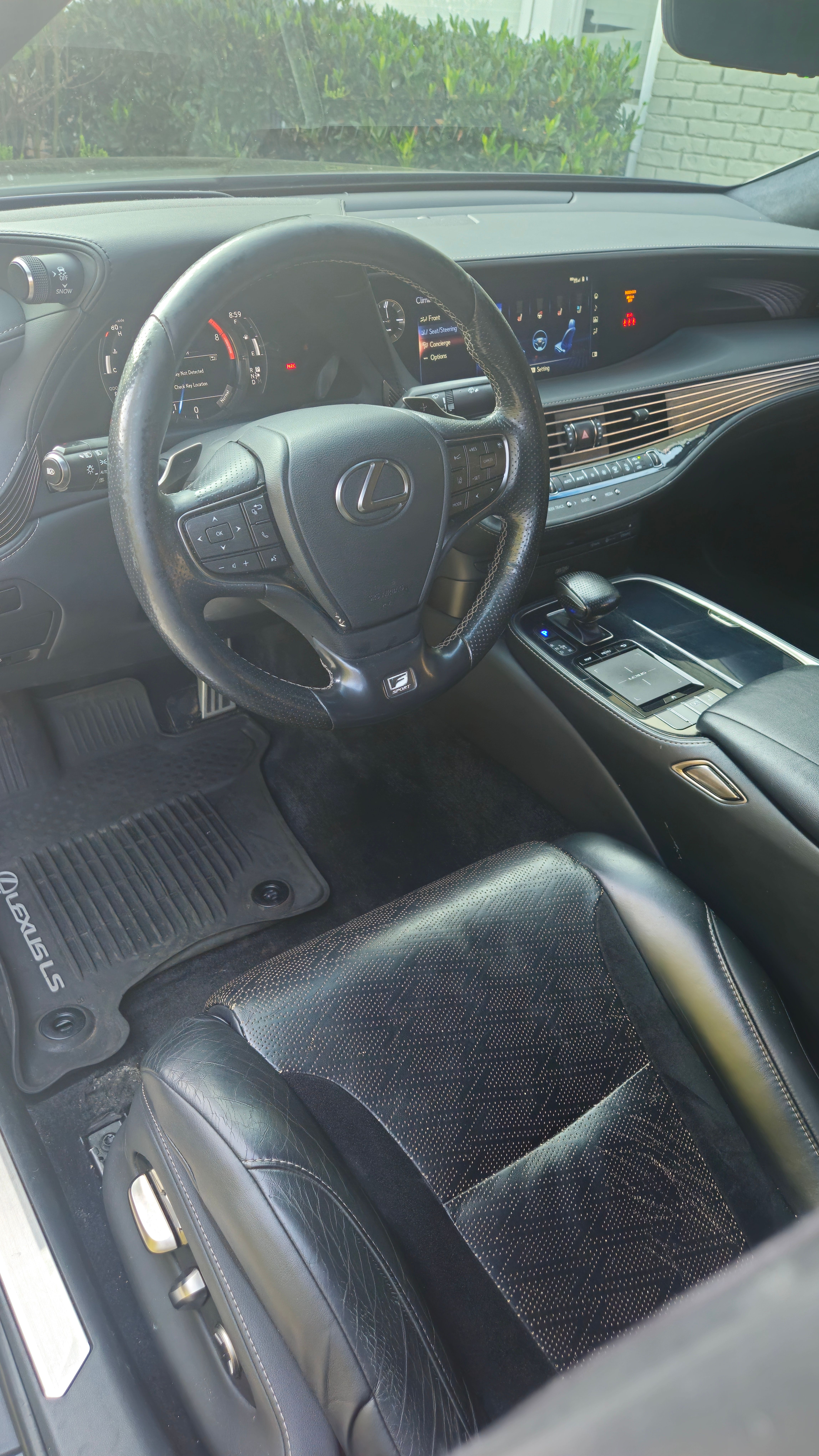 Used 2019 Lexus LS 500 F Sport w/ Accessory Package (Z2) AWD/4WD image 12