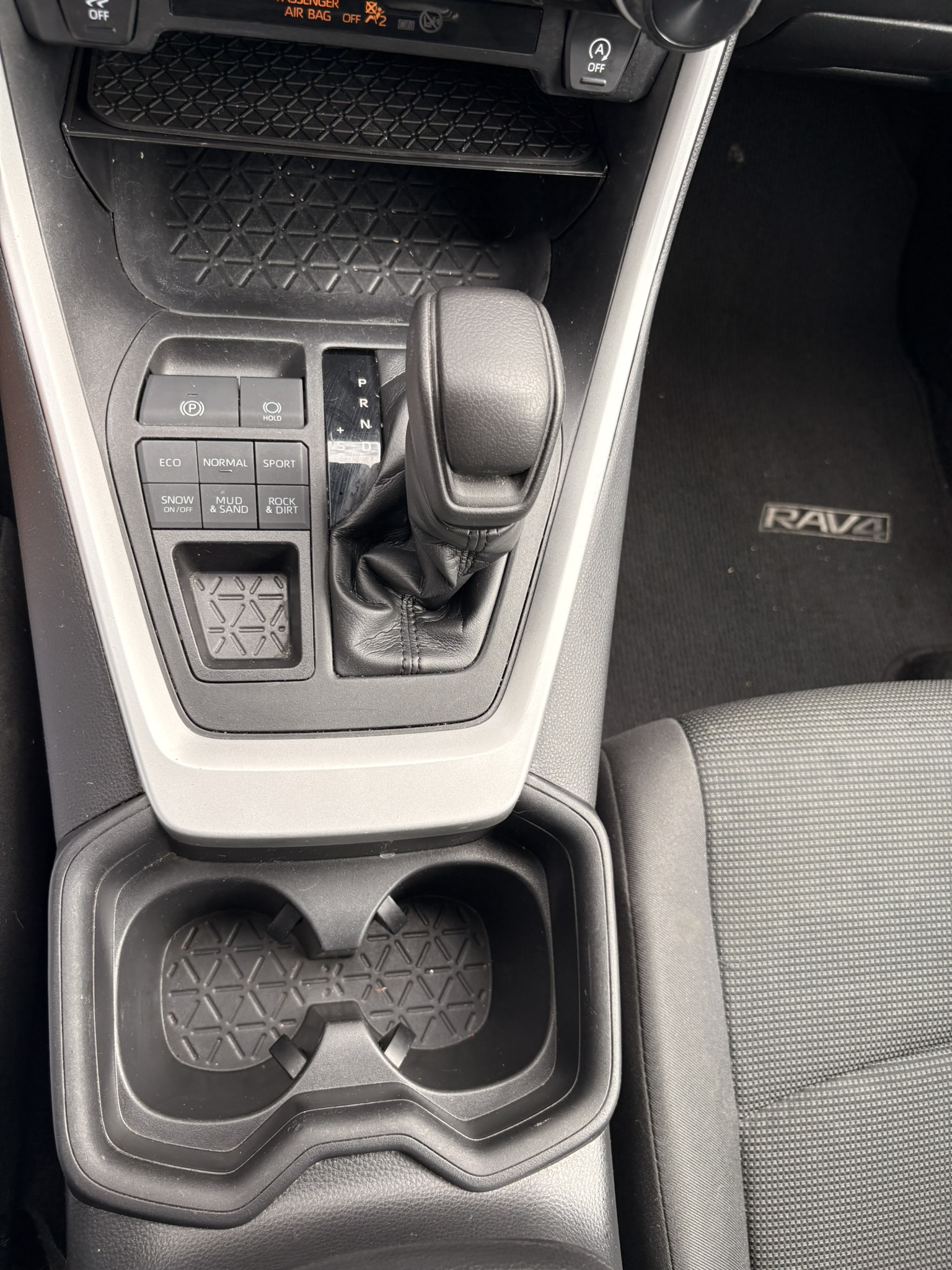 Used 2021 Toyota RAV4 LE w/ Carpet Mat Package (TMS) AWD/4WD image 22