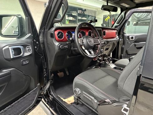 Used 2021 Jeep Wrangler Rubicon w/ Cold Weather Group image 12