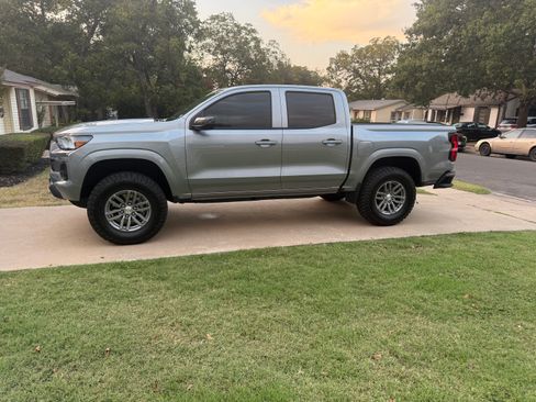 Used 2025 Chevrolet Colorado LT image 4
