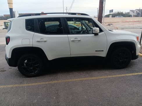 Used 2020 Jeep Renegade Altitude image 4