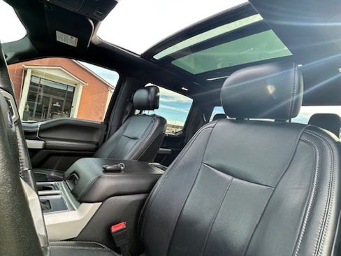 Used 2018 Ford F150 Lariat w/ Equipment Group 502A Luxury image 13