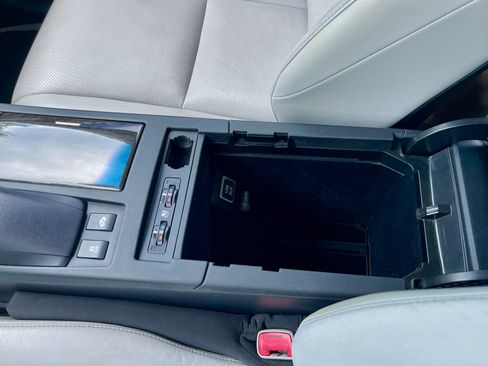 Used 2013 Lexus RX 450h FWD image 17