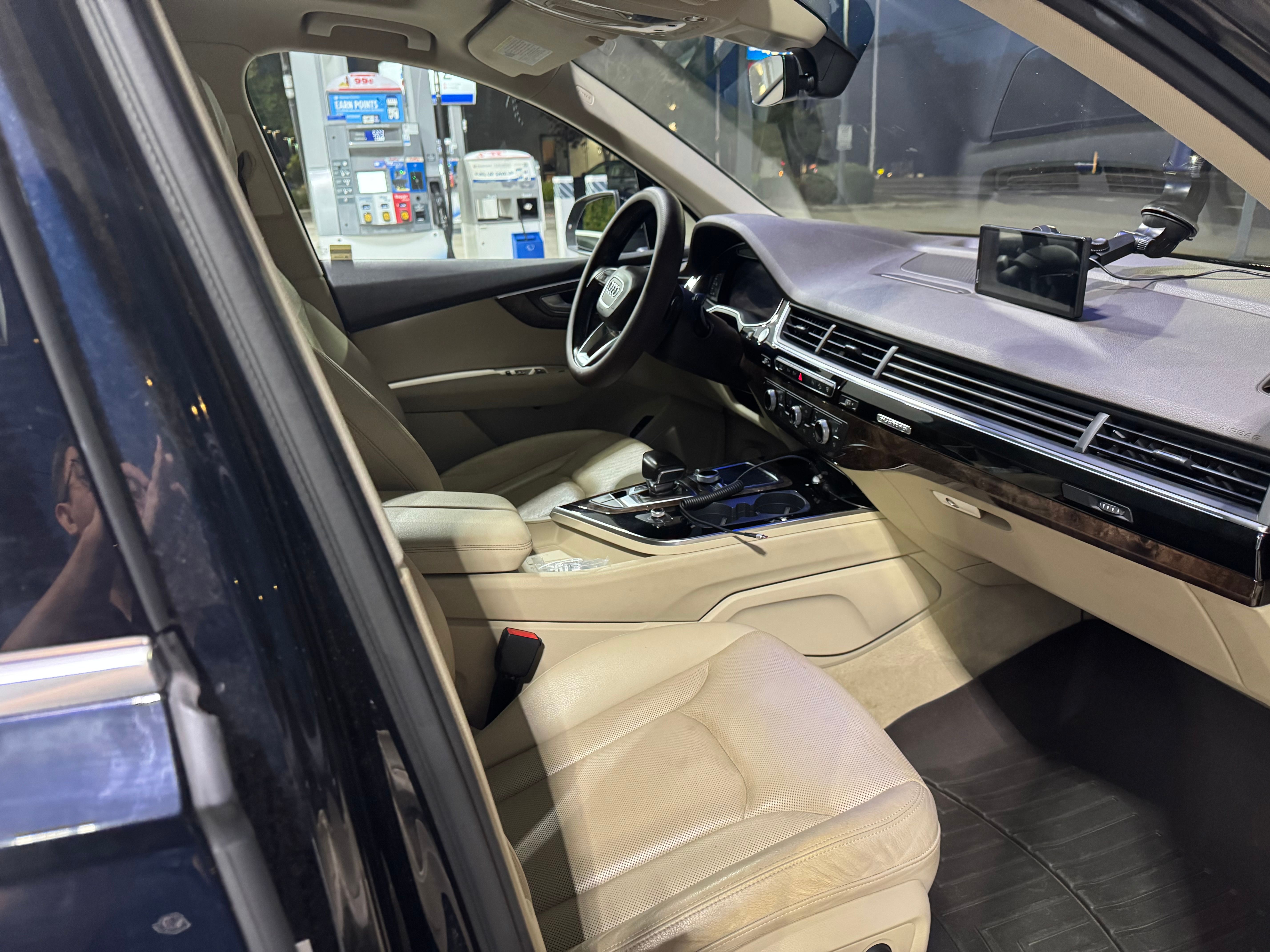 Used 2017 Audi Q7 2.0T Premium Plus w/ Premium Plus Package AWD/4WD image 9