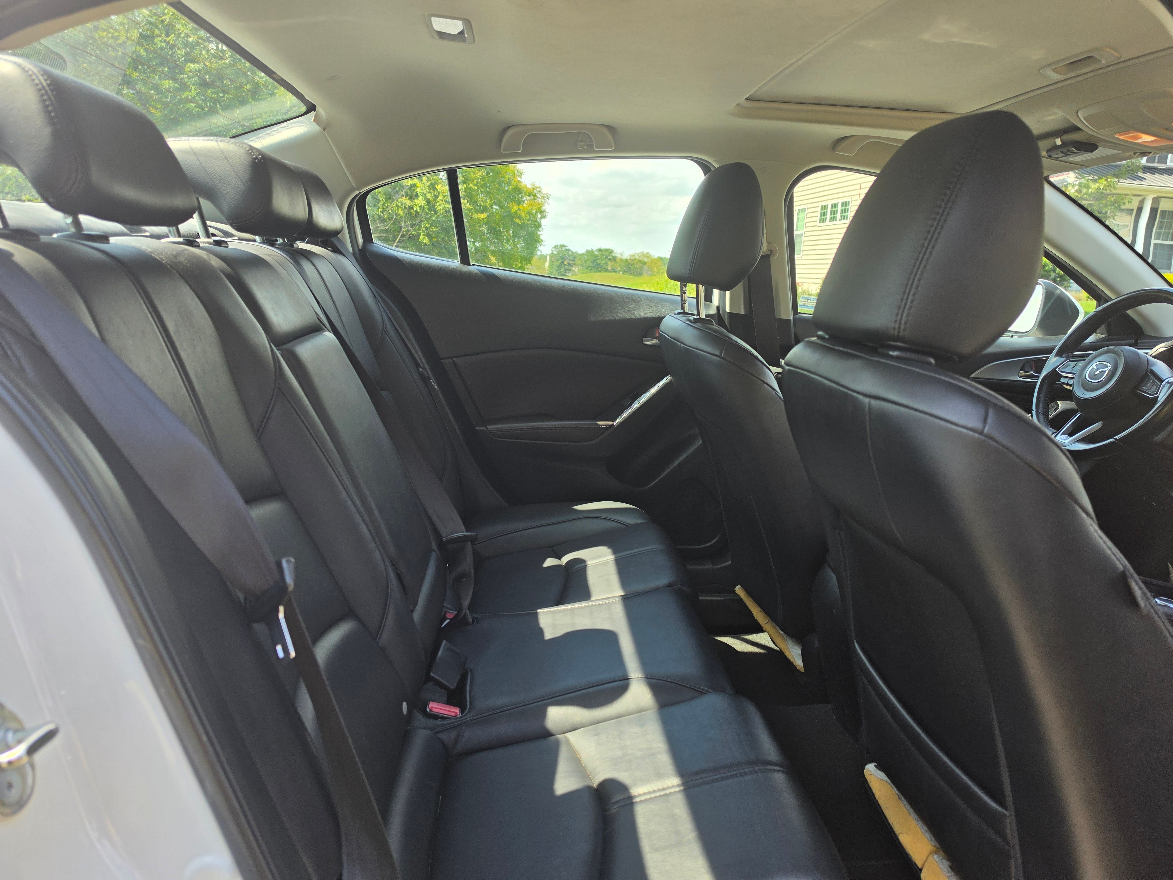 Used 2018 MAZDA MAZDA3 Touring FWD image 8