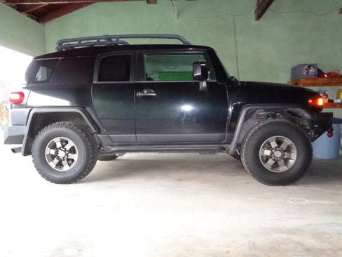 Used 2007 Toyota FJ Cruiser 4WD image 2