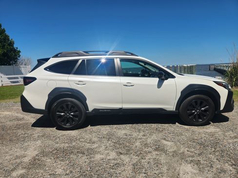 Used 2024 Subaru Outback Onyx Edition XT AWD/4WD image 2