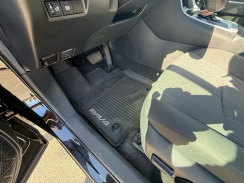 Used 2020 Toyota RAV4 XLE image 16