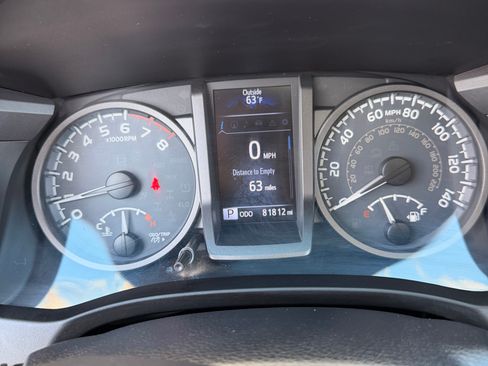 Used 2019 Toyota Tacoma TRD Off-Road image 11