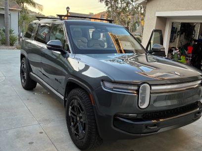 Used 2025 Rivian R1S Adventure