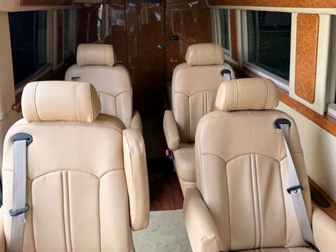 Used 2015 Mercedes-Benz Sprinter 3500 image 12