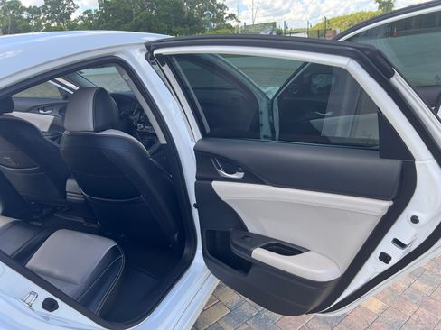 Used 2019 Honda Insight LX image 23