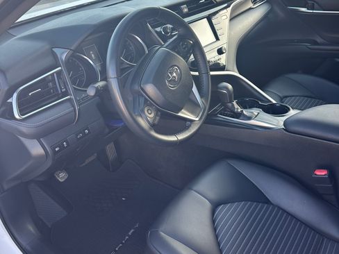 Used 2018 Toyota Camry SE FWD image 17