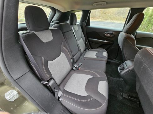 Used 2016 Jeep Cherokee Sport w/ Cold Weather Group image 21