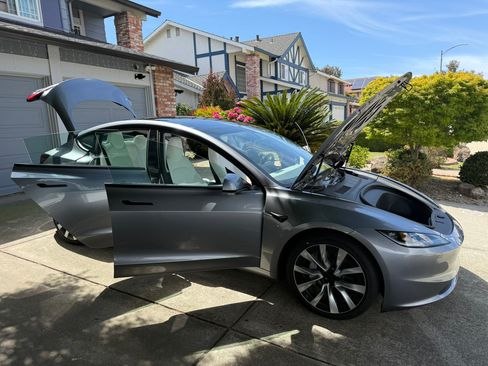 Used 2025 Tesla Model 3 Long Range AWD/4WD image 2