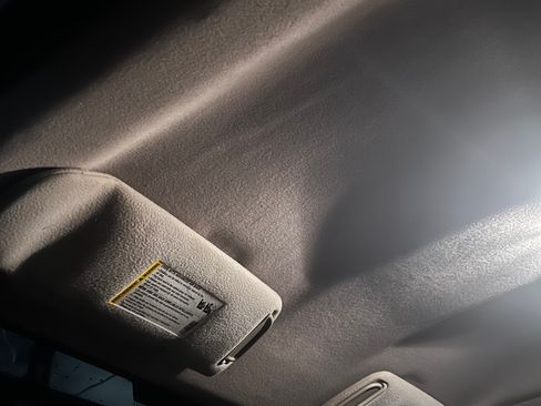 Used 2004 GMC Sierra 1500 W/T image 9