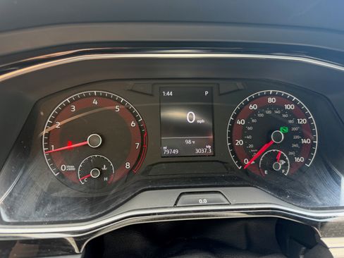 Used 2019 Volkswagen Jetta R-Line w/ R-Line Cold Weather Package FWD image 4