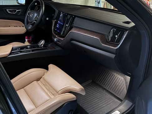 Used 2022 Volvo XC60 B5 Inscription w/ Advanced Package image 18