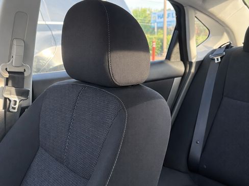 Used 2015 Nissan Sentra S image 9