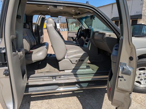 Used 2003 Chevrolet Silverado 1500 LT image 4