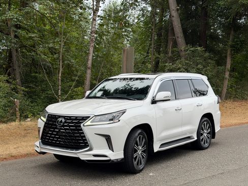 Used 2017 Lexus LX 570 4WD image 4