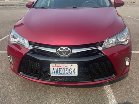Used 2015 Toyota Camry SE FWD image 4