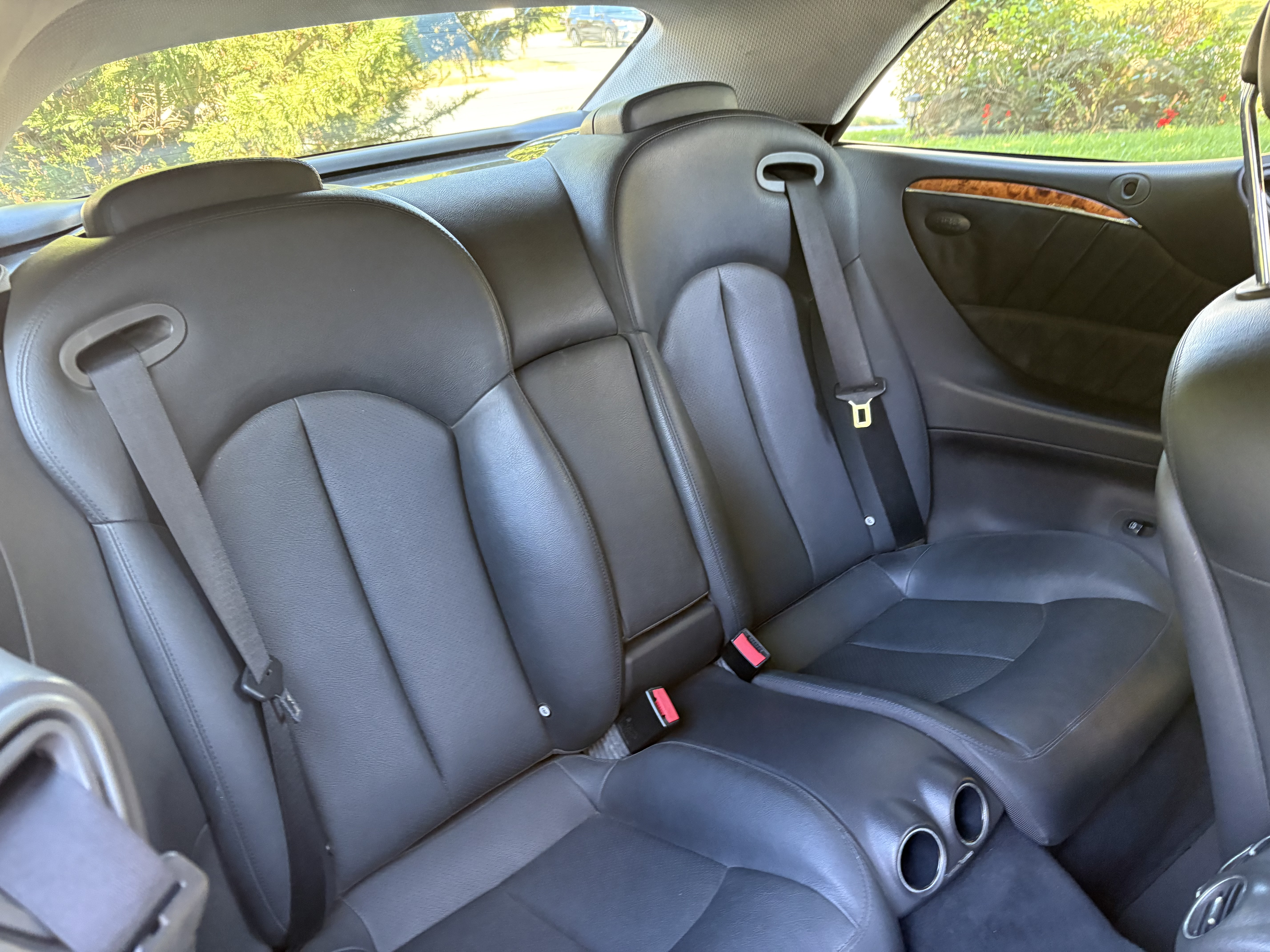 Used 2005 Mercedes-Benz CLK 320 Cabriolet image 2