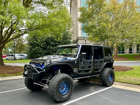 Used 2015 Jeep Wrangler Unlimited Sport w/ Power Convenience Group AWD/4WD image 11