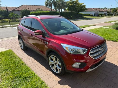 Used 2017 Ford Escape Titanium FWD image 1