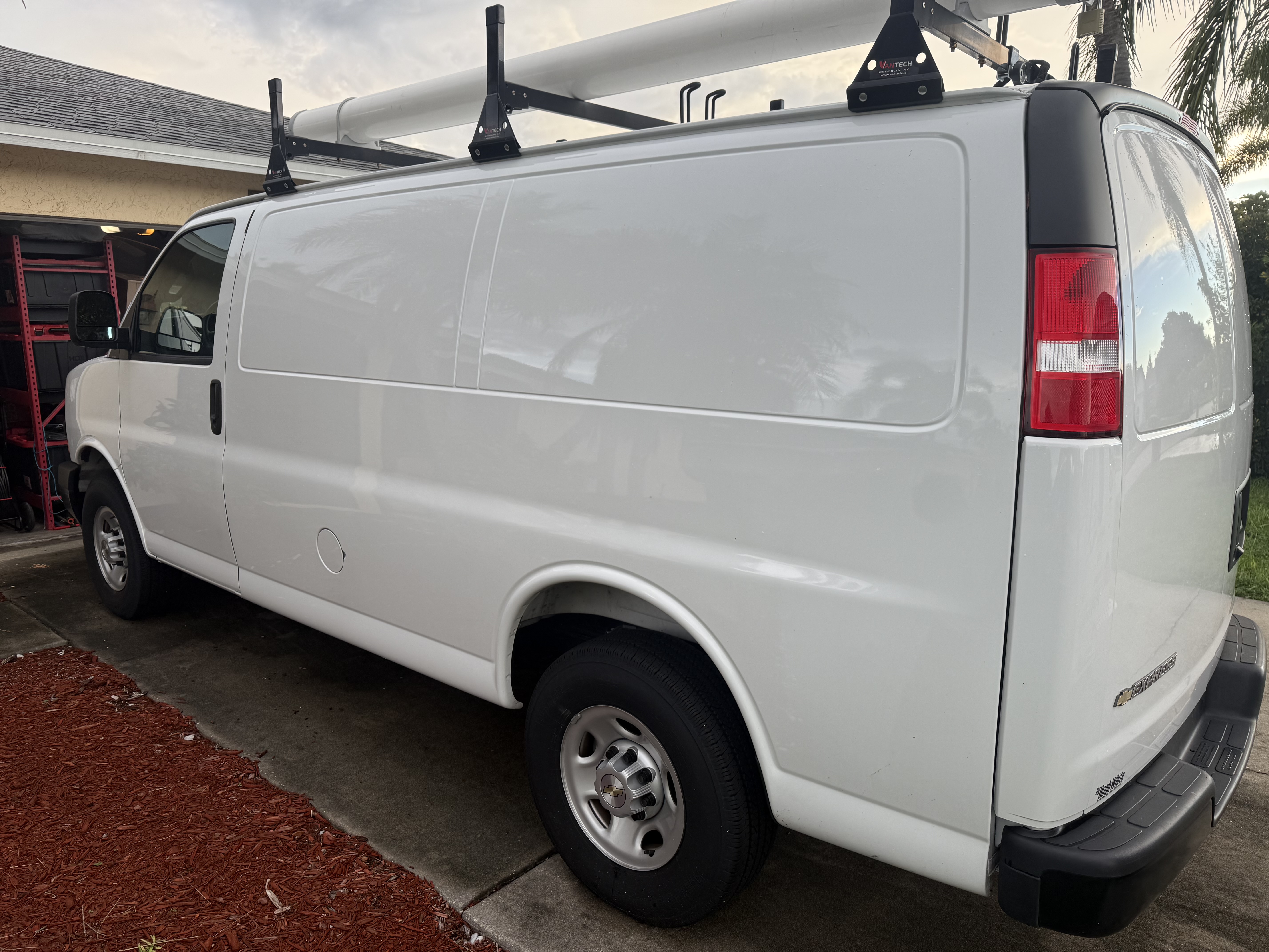 Used 2025 Chevrolet Express 2500 w/ Communications Package RWD image 2