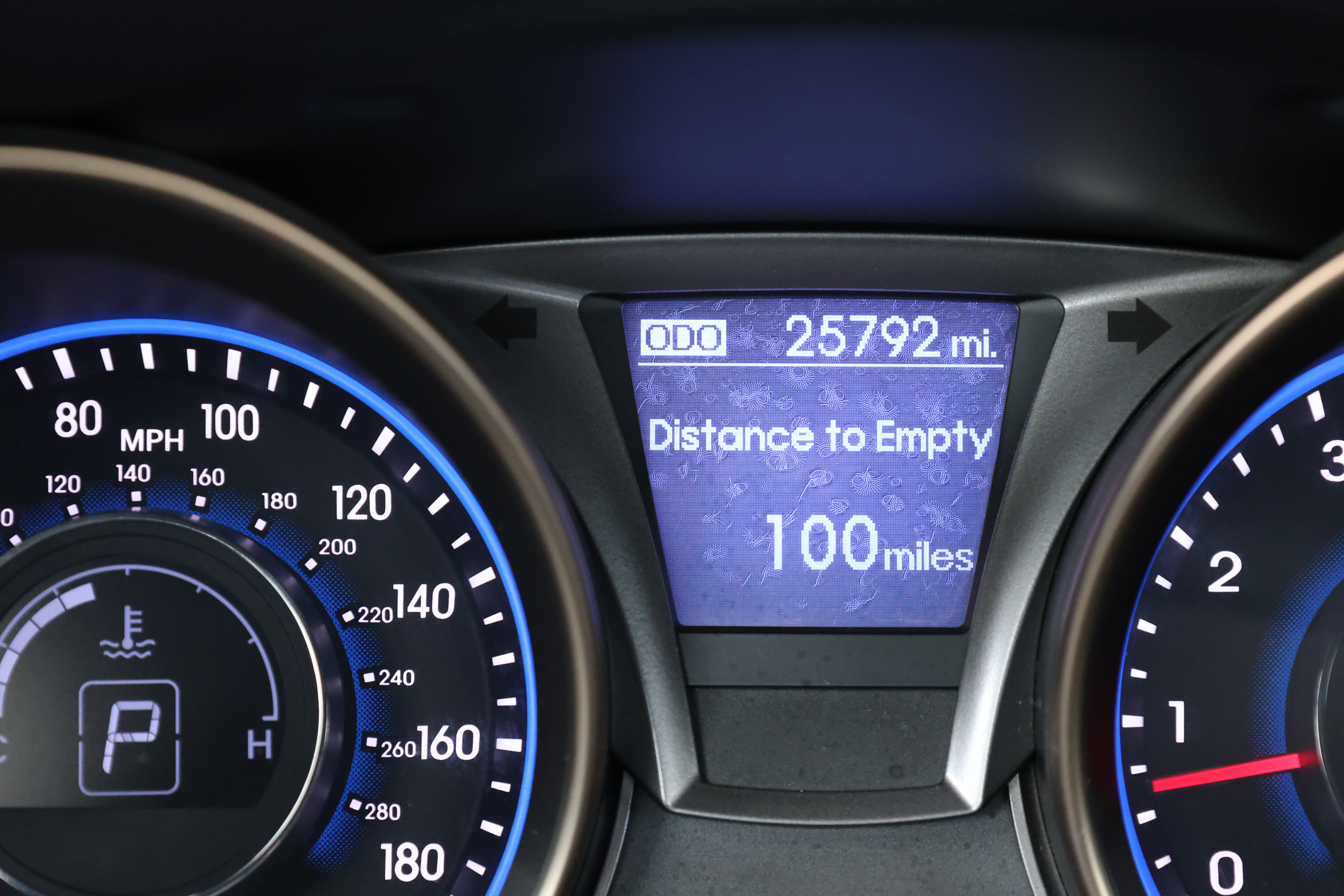 Used 2013 Hyundai Genesis 3.8 RWD image 10