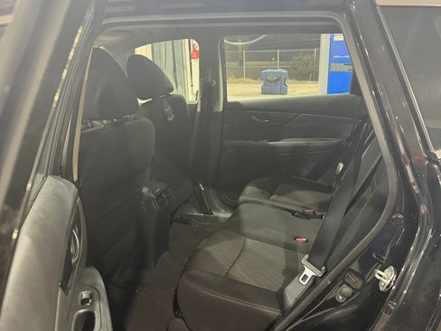 Used 2020 Nissan Rogue S AWD/4WD image 10