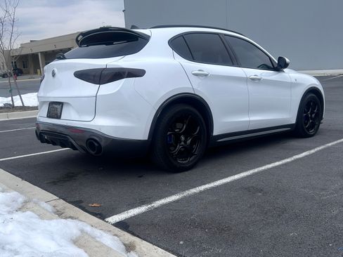 Used 2022 Alfa Romeo Stelvio Ti AWD/4WD image 8