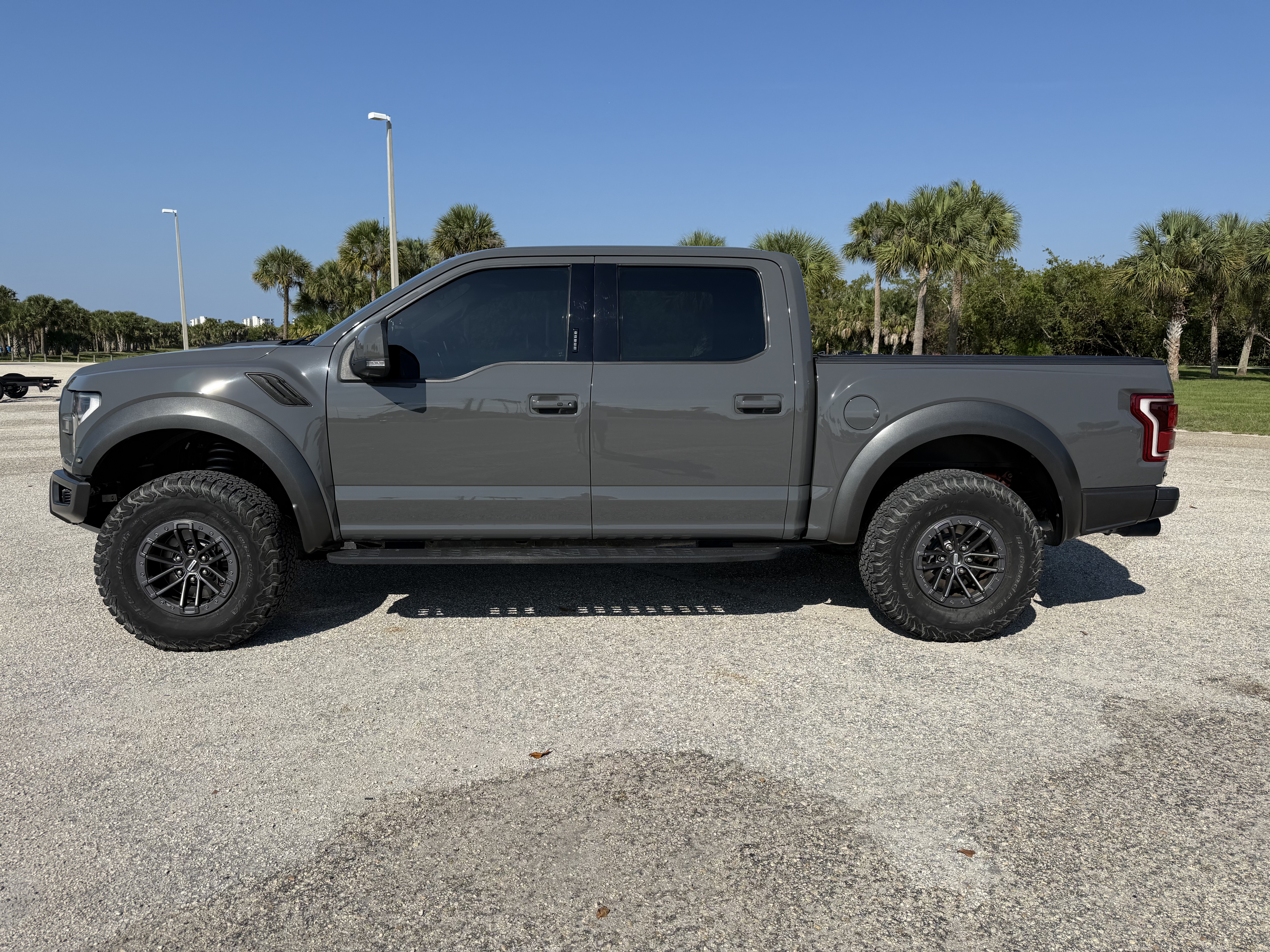 Used 2020 Ford F150 Raptor w/ Equipment Group 802A Luxury AWD/4WD image 6